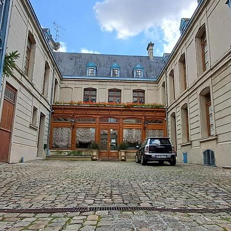 Hotel Particulier Des Canonniers Saint-Quentin  Eksteriør bilde