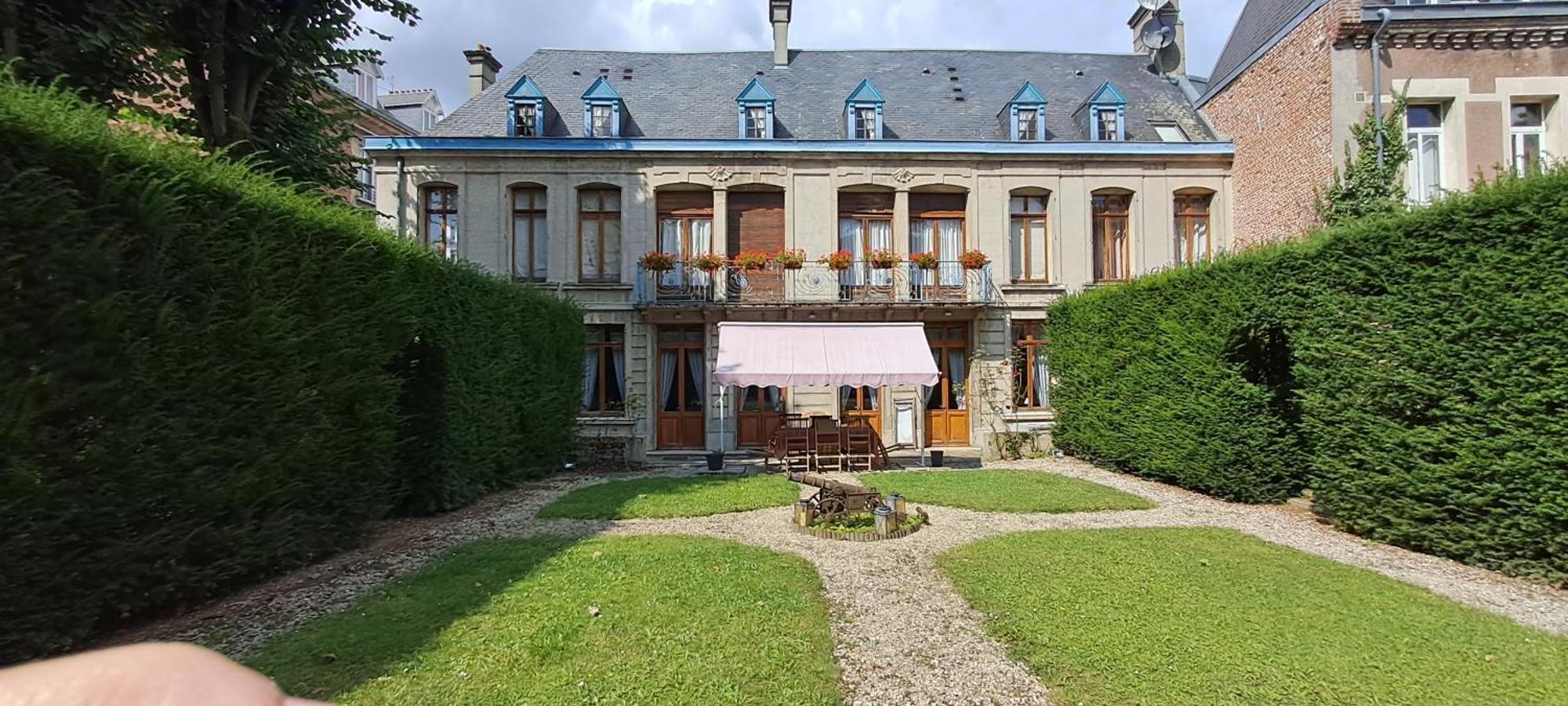 Hotel Particulier Des Canonniers Saint-Quentin  Eksteriør bilde
