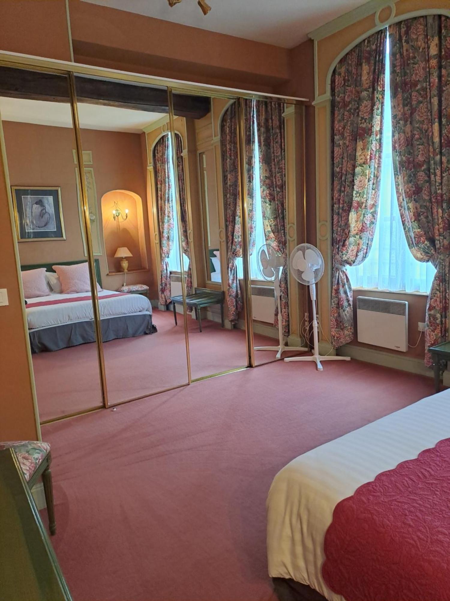 Hotel Particulier Des Canonniers Saint-Quentin  Rom bilde